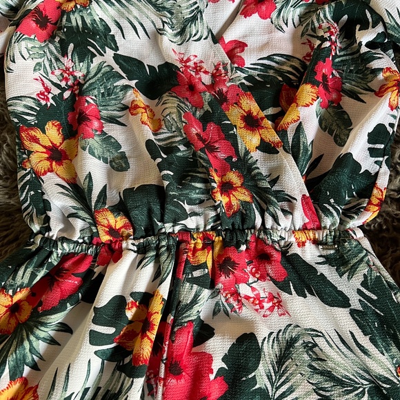 Guess Tropical Romper - Picture 5 of 7